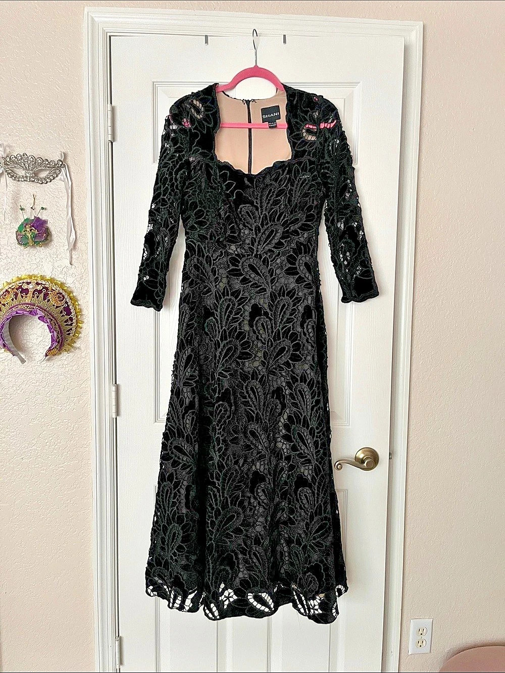 SHANI Black Floral Velvet Lace Midi Dress Size 8 NWT